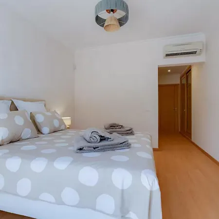 Holiday home With Pool In Residential Area Portimao